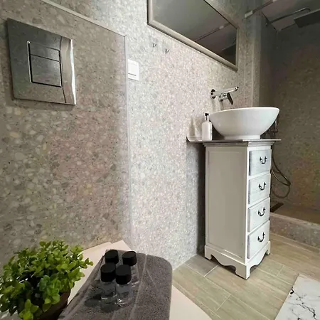 House By The Sea 2 *